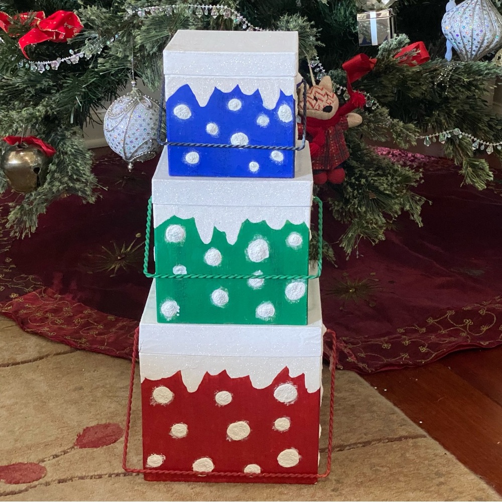 Christmas decorative set of 3 stacking boxes. Nest for storage